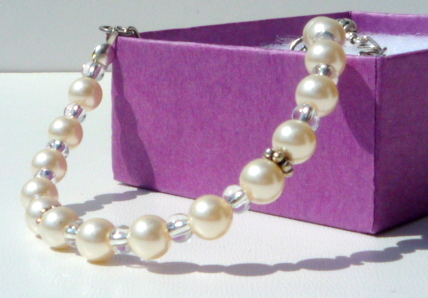 Pearl bridal bracelet, vintage inspired