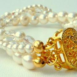 Pearl bracelet - vintage inspired jewelry
