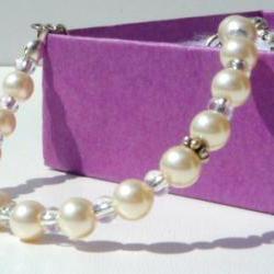 Pearl bridal bracelet, vintage inspired
